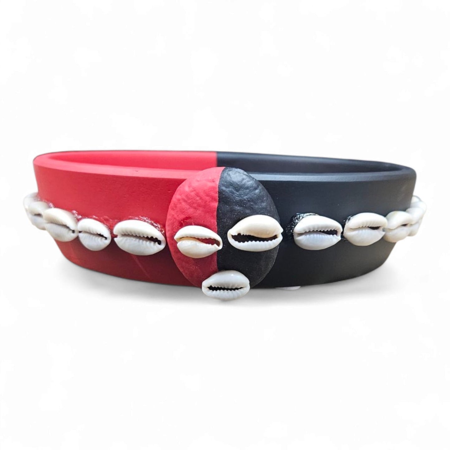 Elegua Red and Black Ceramic Offering Plate with Cowrie Shells – 6 Inch Santeria Ritual Dish for Protection and Offerings