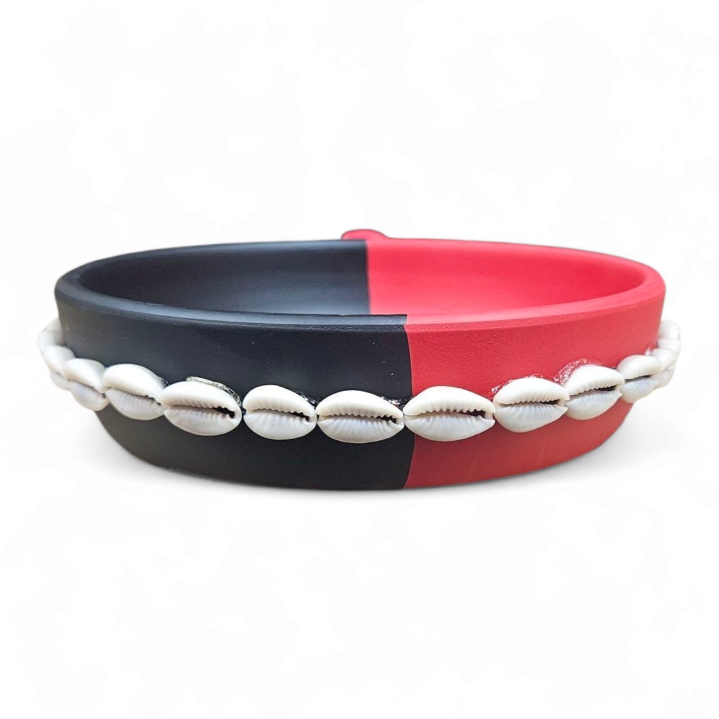 Elegua Red and Black Ceramic Offering Plate with Cowrie Shells – 6 Inch Santeria Ritual Dish for Protection and Offerings